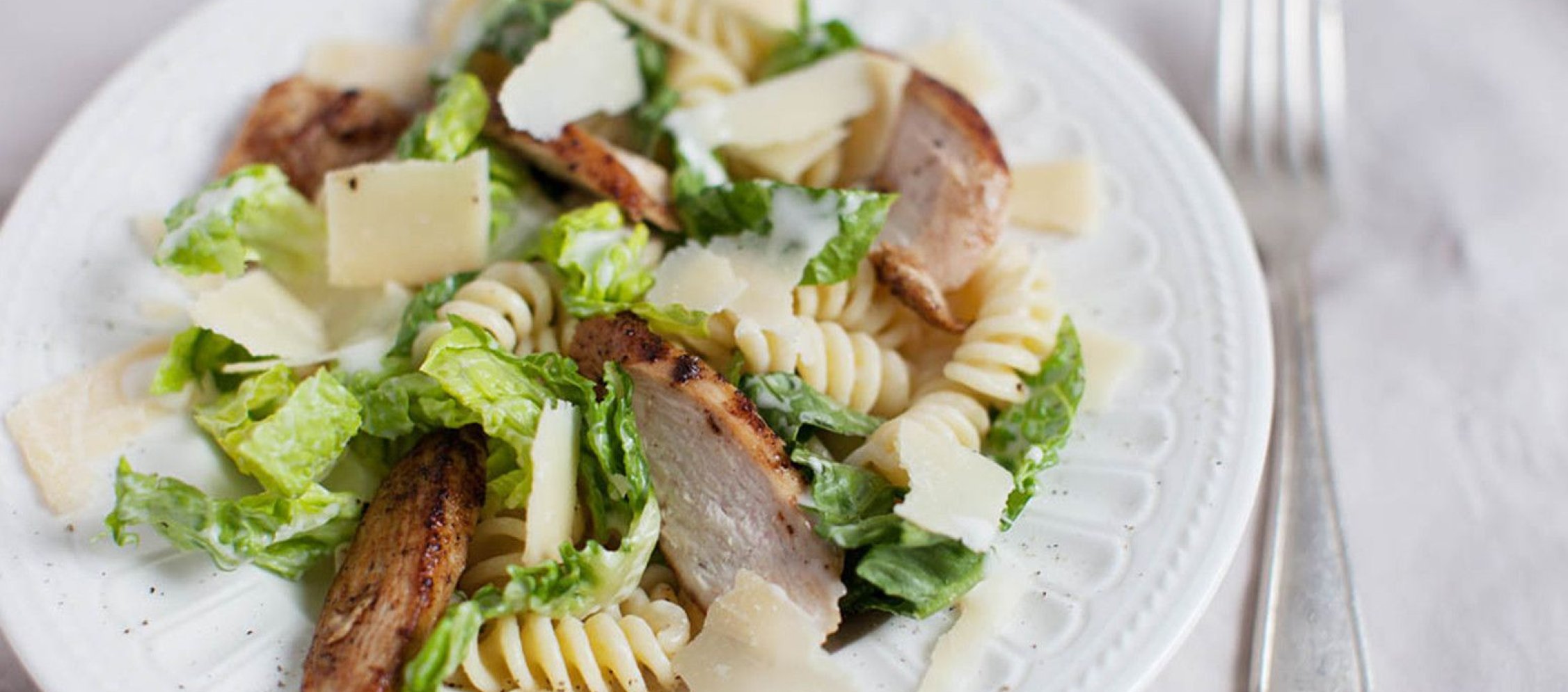 Rezept Chicken Cesar Salat mit Pasta Rezept Chicken Cesar Salat mit Pasta
