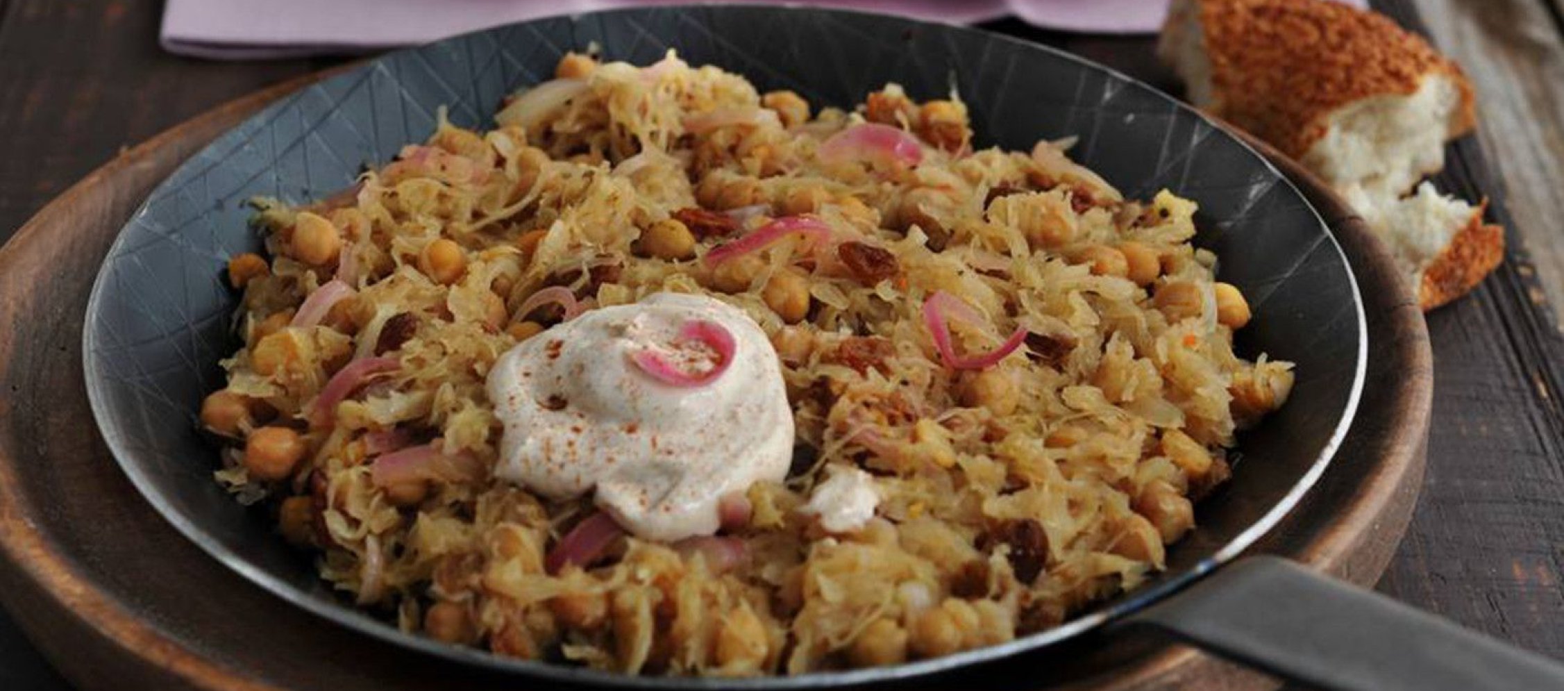 Rezept Krautpfanne mit Kichererbsen und Rosinen Rezept Krautpfanne mit Kichererbsen und Rosinen