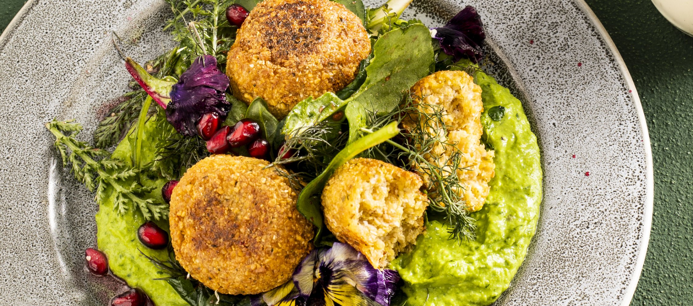 Falafel mit Erbsen-Hummus